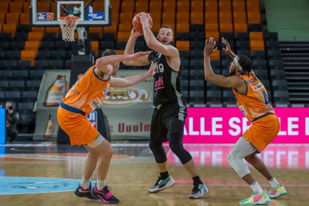 本方手中 本方手中