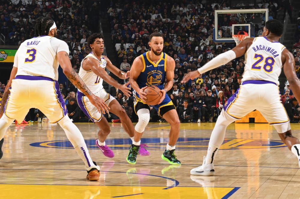 与地方足球 与地方足球