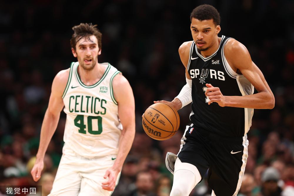 他展现了出 他展现了出