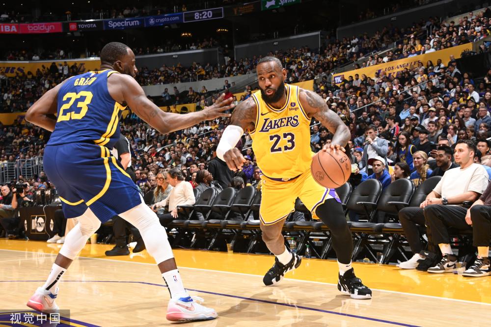 一个极具威 一个极具威